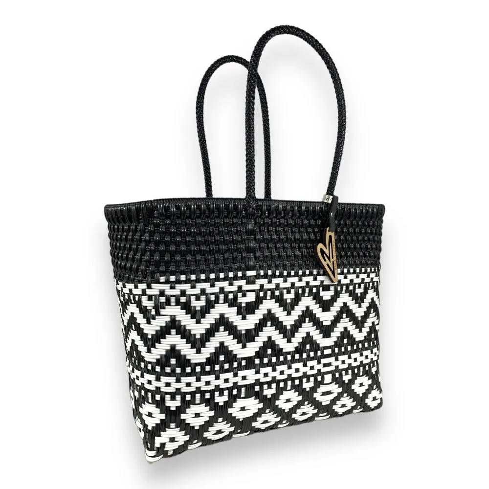 Maria Victoria | City Tote | Upcycled, Handwoven, Black&White Tote