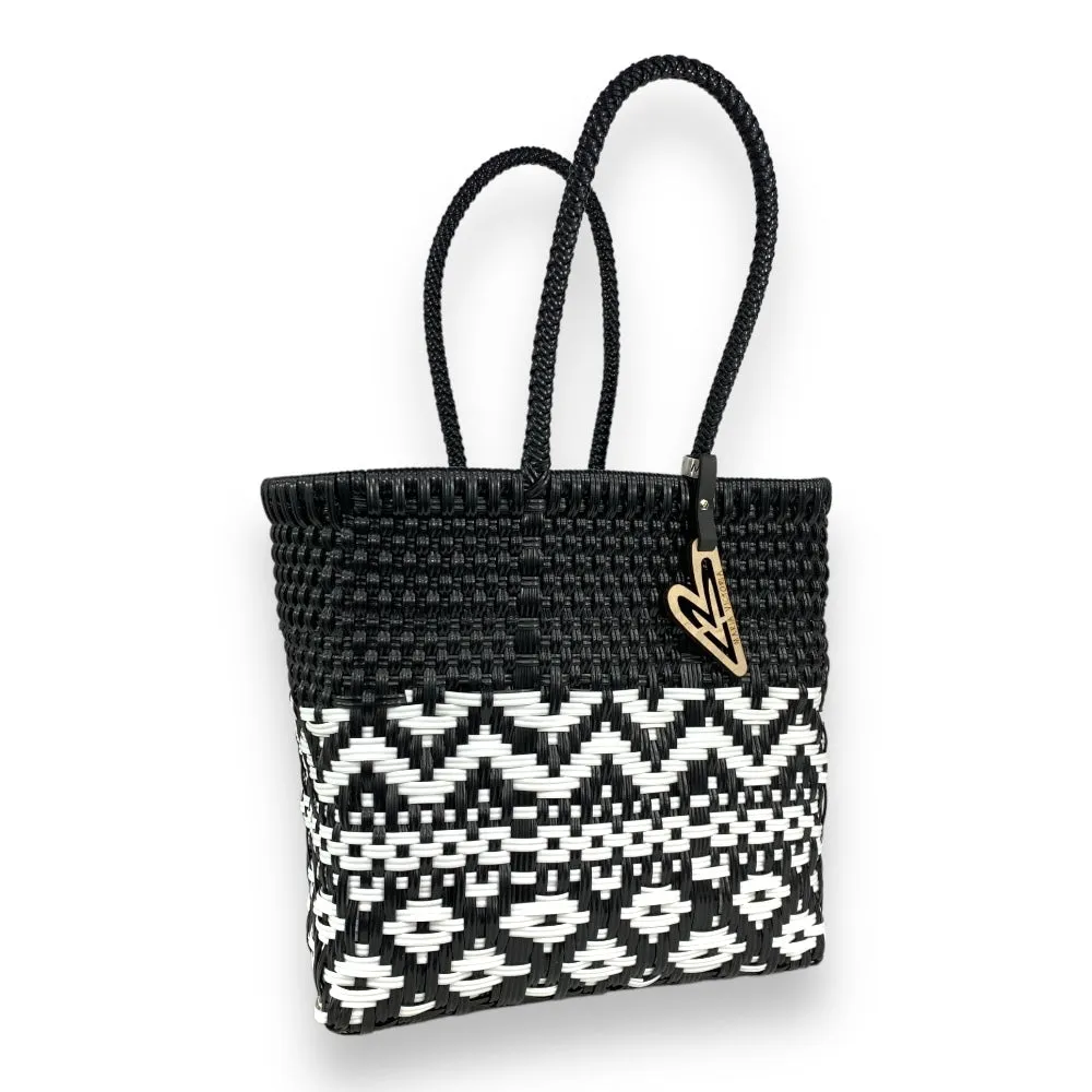 Maria Victoria | City Tote | Upcycled, Handwoven, Black&White Tote