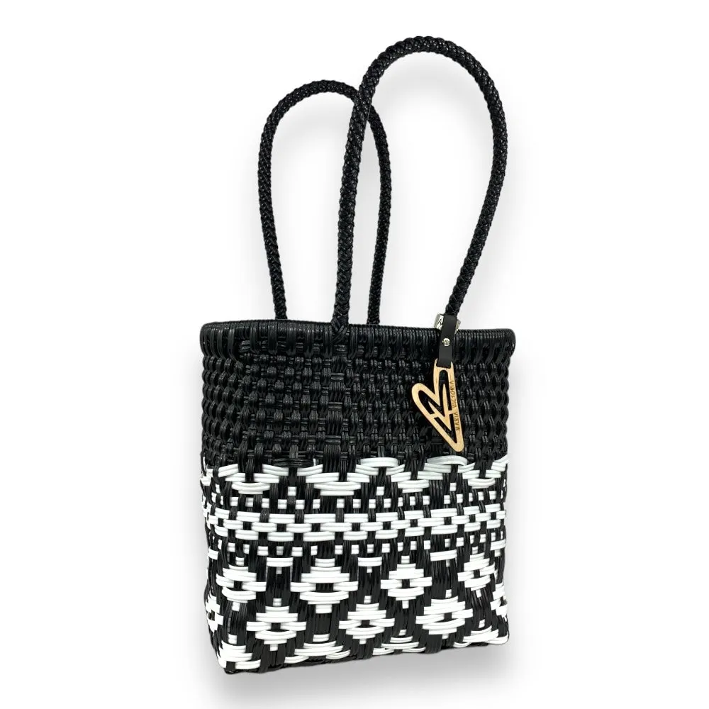 Maria Victoria | City Tote | Upcycled, Handwoven, Black&White Tote